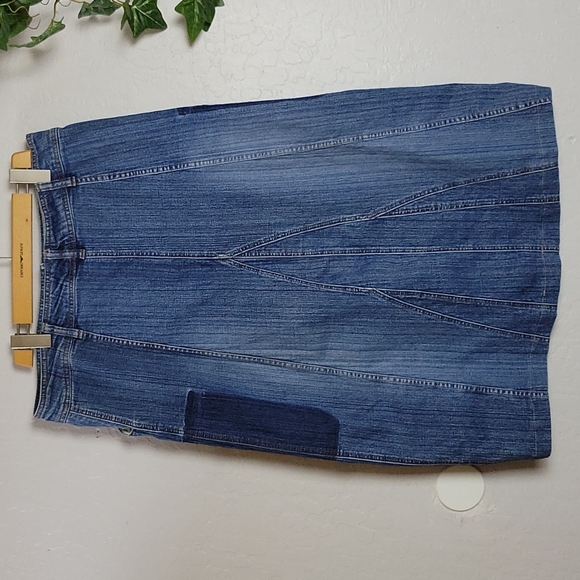 MODEST Jean Skirt with Pockets 12 - Picture 2 of 11